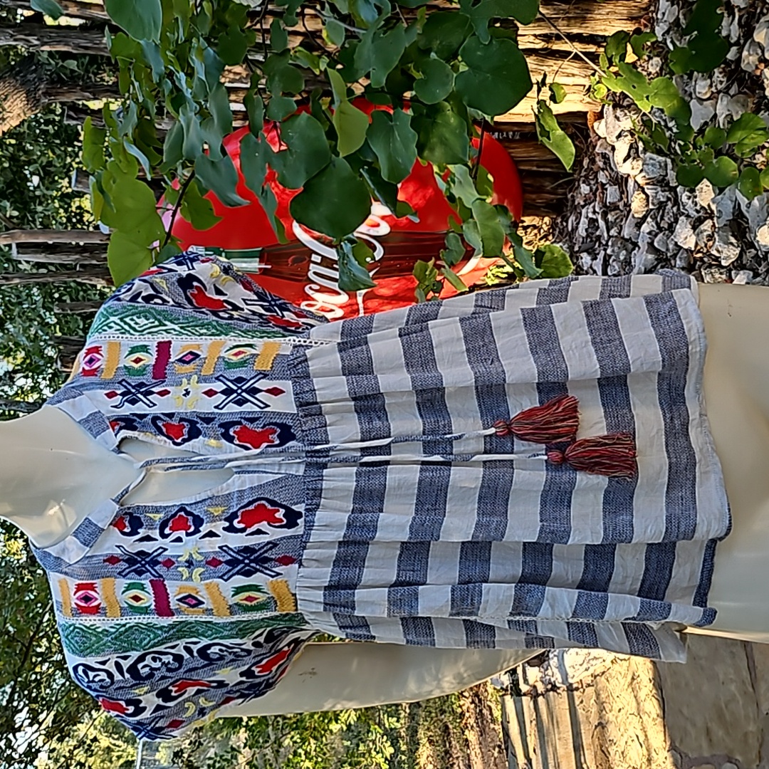 Altar'd State Size Small Gorgeous Cotton Boho Embroidered W Tassels Blouse
